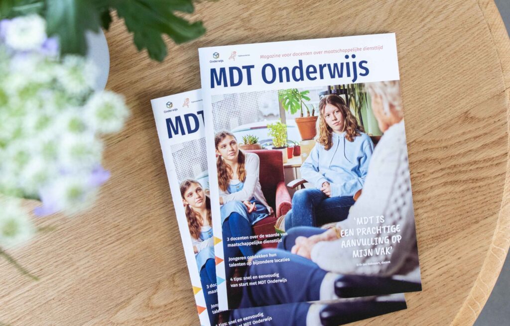 Essencio Brands portfolio MDT Onderwijs Magazine - TijdVoorActie - ontwerp redactie tijdschrift over maatschappelijke diensttijd impact jongeren voor docenten